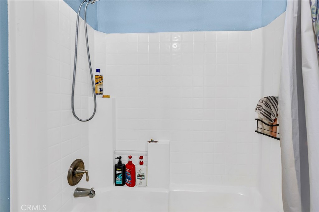 https://media.crmls.org/medias/2788b418-3d46-417f-84a8-46498d68547d.jpg?preset=X-Large