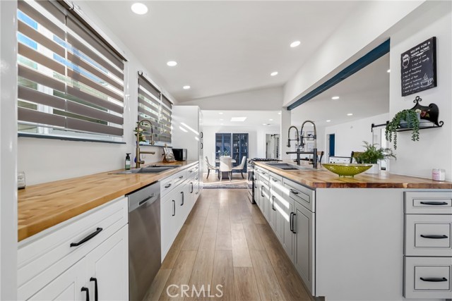 Look at it, wow, what's for