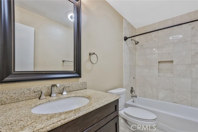 Detail Gallery Image 17 of 29 For 2522 Clairemont Dr #203,  San Diego,  CA 92117 - 2 Beds | 2 Baths
