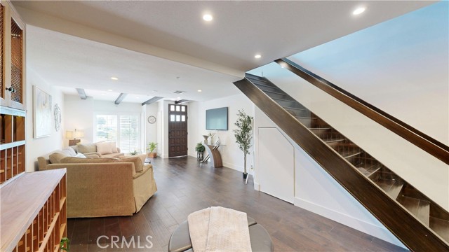 4257 E Ocean Boulevard, Long Beach CA: https://media.crmls.org/medias/278a0a28-0a15-41c3-ab57-4e2a1f1b8112.jpg