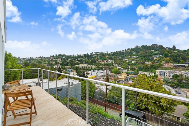 Detail Gallery Image 13 of 13 For 3819 Sunset Dr, Los Angeles,  CA 90027 - 3 Beds | 2 Baths