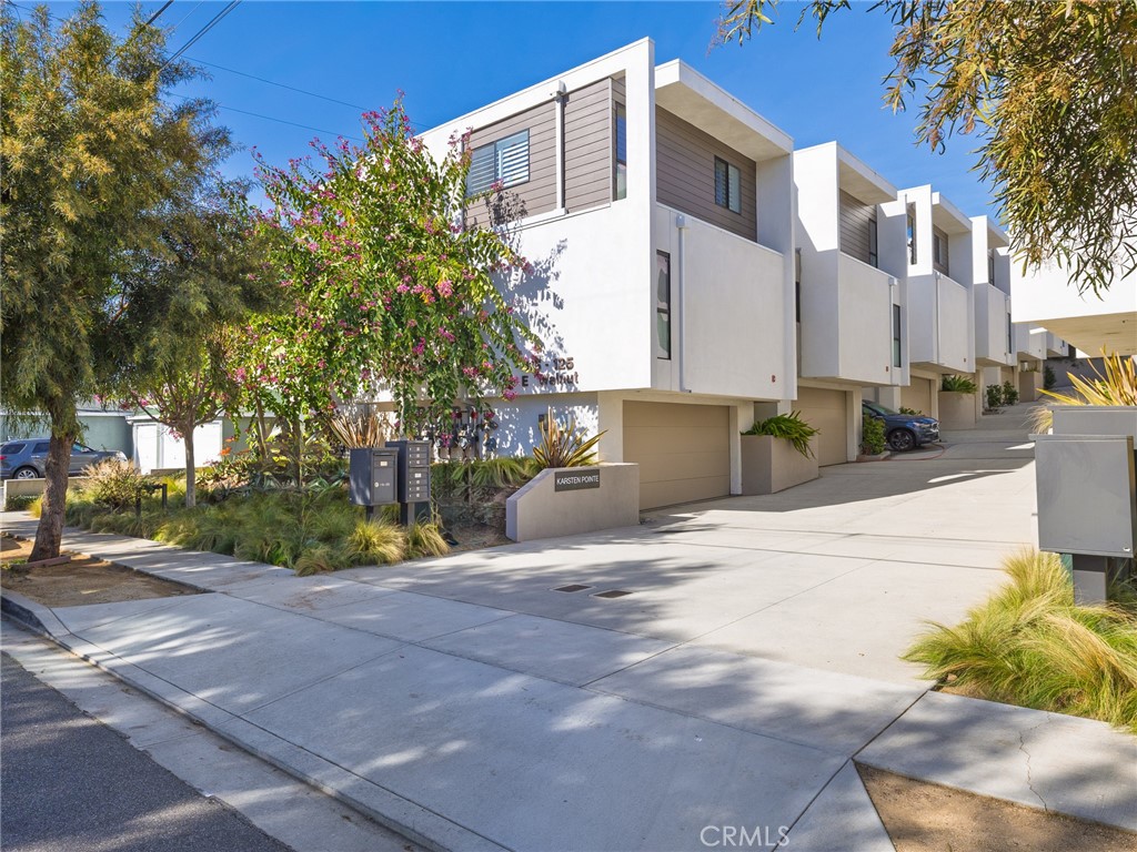 121 E Walnut Avenue