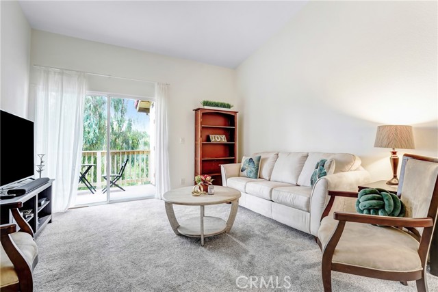 Detail Gallery Image 2 of 17 For 5728 Oak Bend Ln #310,  Oak Park,  CA 91377 - 1 Beds | 1 Baths