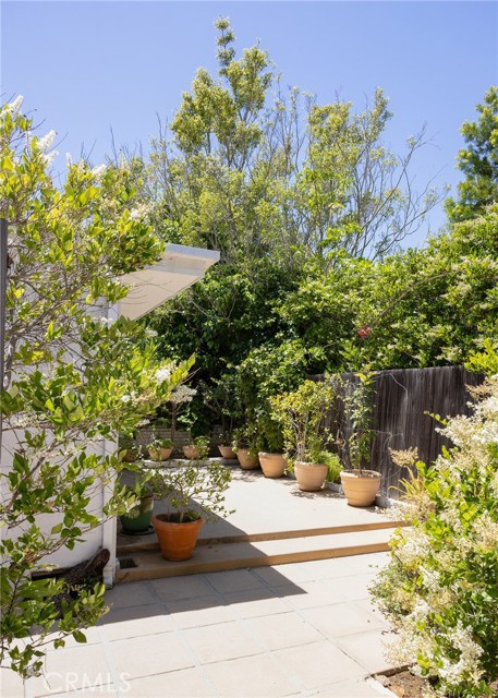 Detail Gallery Image 20 of 45 For 10781 Lindbrook Dr, Los Angeles,  CA 90024 - 4 Beds | 3/1 Baths