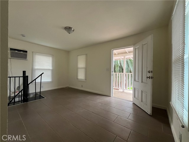 Detail Gallery Image 4 of 17 For 1716 Glen Ave, Pasadena,  CA 91103 - 2 Beds | 1 Baths