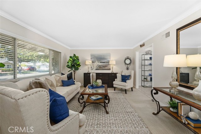 Detail Gallery Image 8 of 41 For 1723 N Lincoln, Orange,  CA 92865 - 3 Beds | 2 Baths