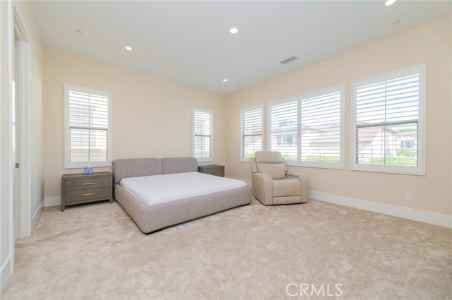 Detail Gallery Image 34 of 56 For 58 Longchamp, Irvine,  CA 92602 - 4 Beds | 4/1 Baths