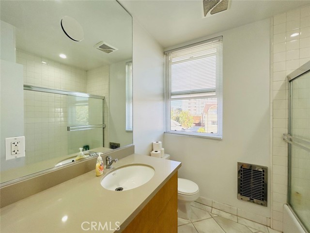Detail Gallery Image 8 of 13 For 1114 6th St #3,  Santa Monica,  CA 90403 - 1 Beds | 1 Baths