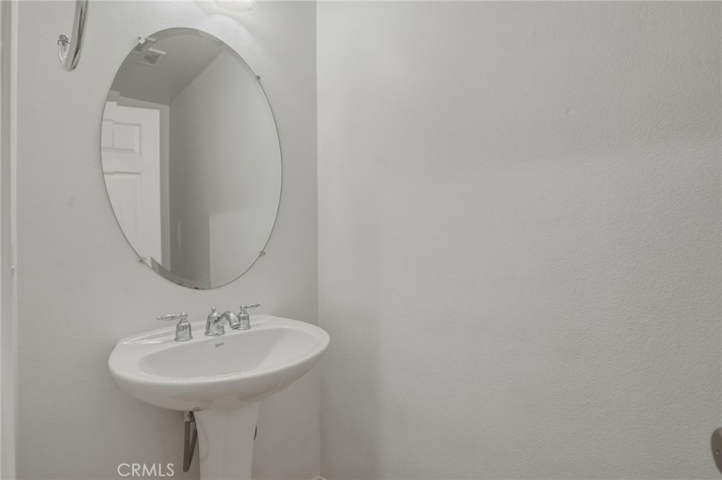 https://media.crmls.org/medias/278e3dba-a4c7-4644-9721-43c7b7f92d46.jpg?preset=X-Large