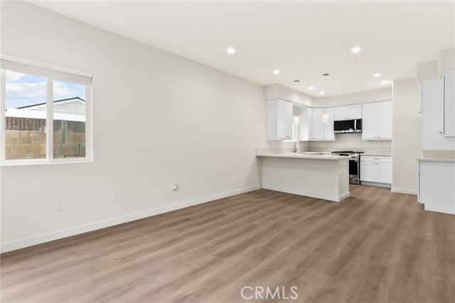 Detail Gallery Image 4 of 25 For 4508 Hedda St #1,  Lakewood,  CA 90712 - 3 Beds | 2 Baths