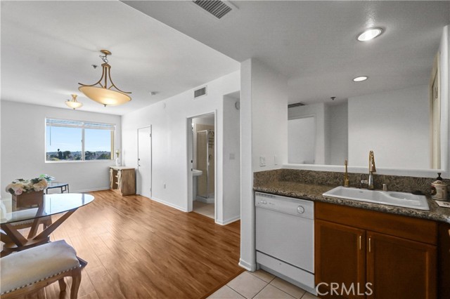 Detail Gallery Image 9 of 24 For 580 W Main #318,  Alhambra,  CA 91801 - 2 Beds | 2 Baths