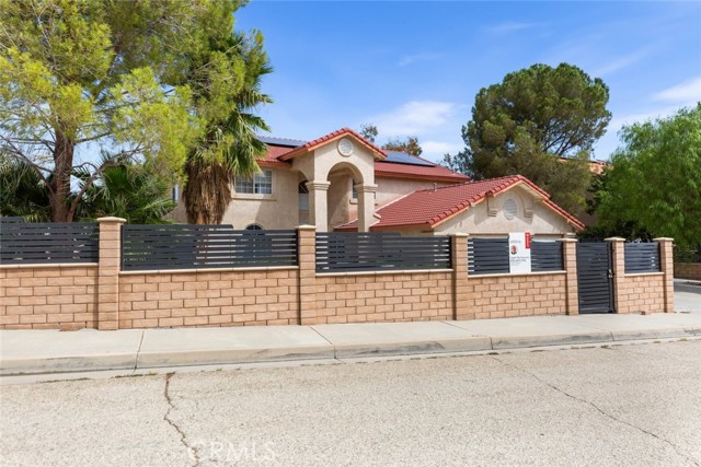 Detail Gallery Image 4 of 63 For 7237 Ojai Dr, Palmdale,  CA 93551 - 5 Beds | 3 Baths