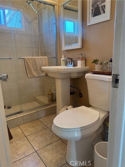 Detail Gallery Image 8 of 21 For 10537 Richlee Ave, South Gate,  CA 90280 - 3 Beds | 2 Baths