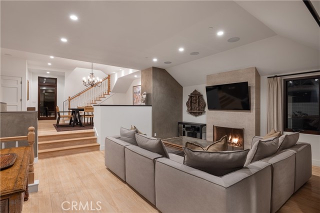 Detail Gallery Image 20 of 28 For 2204 Waterfront Dr, Corona Del Mar,  CA 92625 - 5 Beds | 5/1 Baths