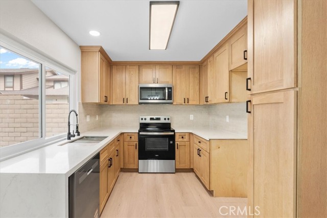 Detail Gallery Image 9 of 35 For 2171 S Magnolia Ave, Ontario,  CA 91762 - 3 Beds | 2 Baths