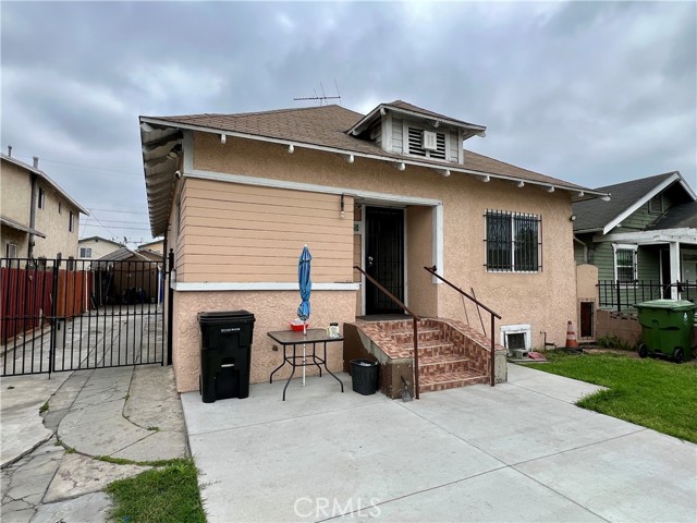 Detail Gallery Image 3 of 28 For 5852 S Olive St, Los Angeles,  CA 90003 - 4 Beds | 3 Baths