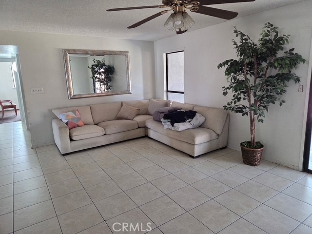 3644 Manila Avenue, Clovis CA: https://media.crmls.org/medias/27929722-2250-4782-b020-02c4b8e2b7be.jpg