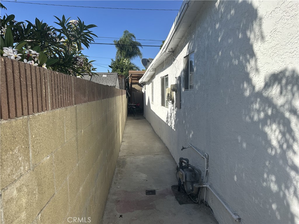 https://media.crmls.org/medias/2792cc9f-a3cf-4890-8a86-1e7d89879f7b.jpg?preset=X-Large