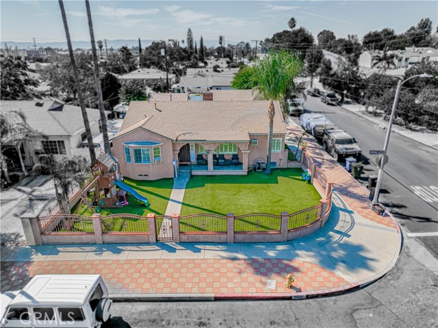 9899 Amboy Avenue photo 4