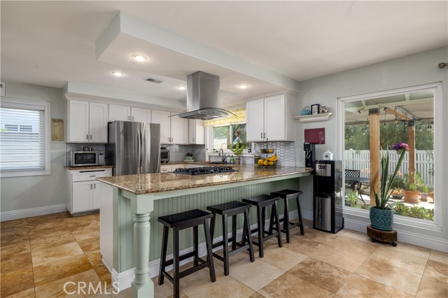 2010 Oakland Hills Drive, Corona CA: https://media.crmls.org/medias/2792f5f4-5ff5-45d8-b280-2dcf68449987.jpg