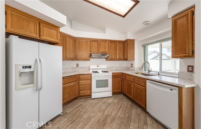 655 Shasta Way, Beaumont CA: https://media.crmls.org/medias/2793a0de-e6e6-4fbf-836a-ef5c58a3a8e7.jpg
