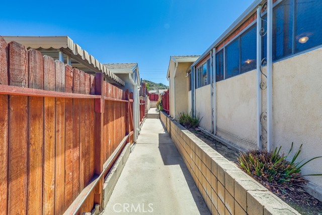 Detail Gallery Image 30 of 66 For 26832 Avenue of the Oaks #D,  Newhall,  CA 91321 - 2 Beds | 2 Baths