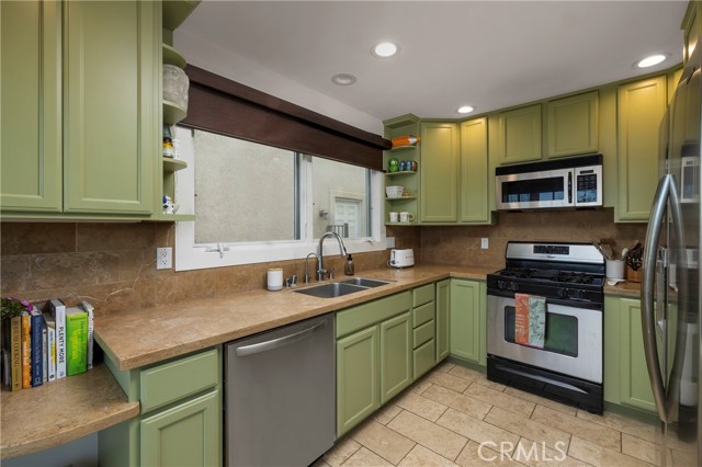 Detail Gallery Image 16 of 22 For 203 8th, Newport Beach,  CA 92661 - – Beds | – Baths