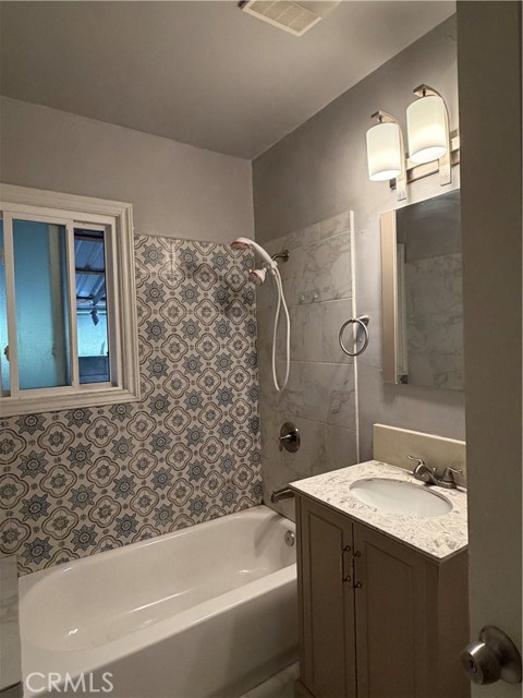 Detail Gallery Image 7 of 11 For 9011 Painter Ave, Whittier,  CA 90602 - 3 Beds | 2 Baths