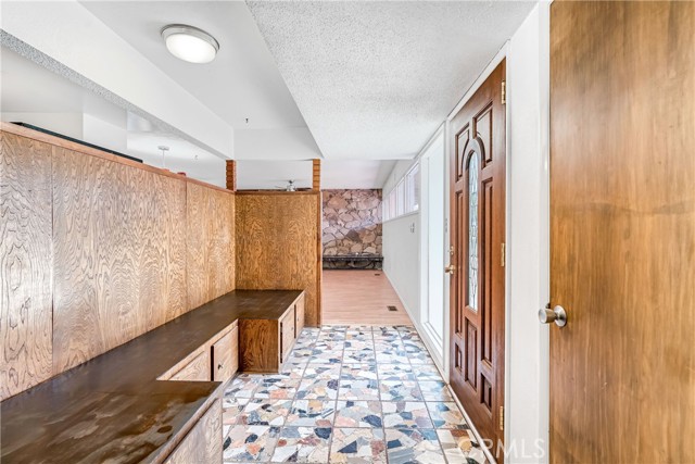 Detail Gallery Image 4 of 39 For 5694 N Winchester, Fresno,  CA 93704 - 3 Beds | 3 Baths