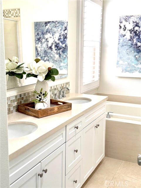 Detail Gallery Image 6 of 10 For 84 Jade Flower, Irvine,  CA 92620 - 3 Beds | 3 Baths