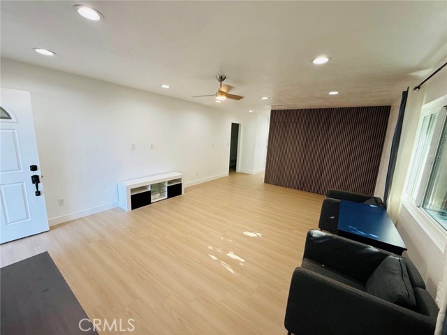 3502 W Flower Avenue, Fullerton CA: https://media.crmls.org/medias/27965b5b-ab8c-4d49-91c5-d60a374508c8.jpg