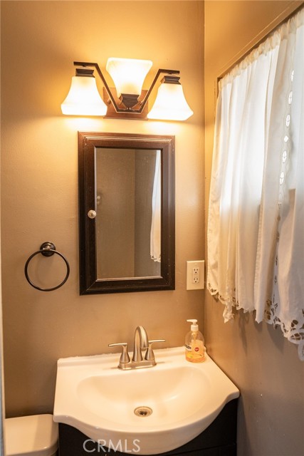 1134 E Highland Court, Ontario CA: https://media.crmls.org/medias/27966222-1e29-4cdc-aced-67d93bd990b2.jpg