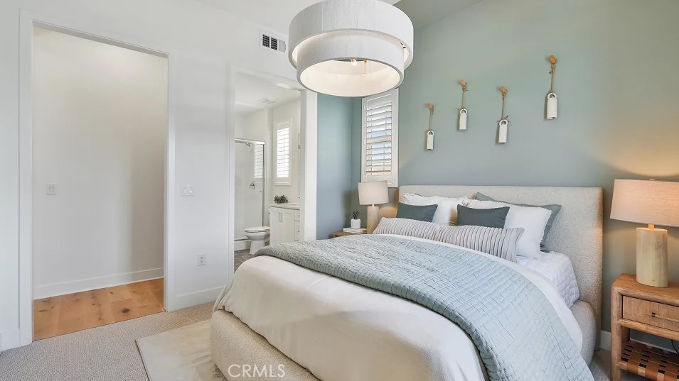 MLS #OC25233677 image #23