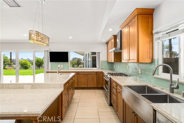 Detail Gallery Image 13 of 49 For 1033 Linden Pl, Costa Mesa,  CA 92627 - 4 Beds | 2/1 Baths