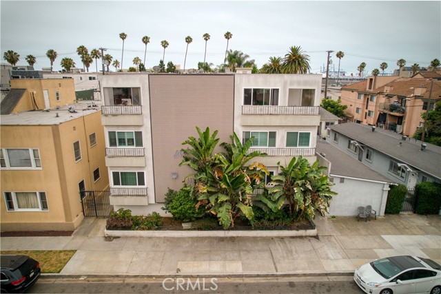1130 E 1st Street, Long Beach CA: https://media.crmls.org/medias/27975e3e-51f6-4f7c-9559-743cfa19db66.jpg