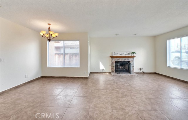 Detail Gallery Image 14 of 56 For 13571 Copperstone Dr, Victorville,  CA 92392 - 3 Beds | 2 Baths