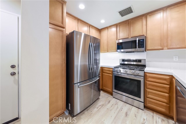 Detail Gallery Image 6 of 21 For 240 Dewdrop, Irvine,  CA 92603 - 2 Beds | 2/1 Baths