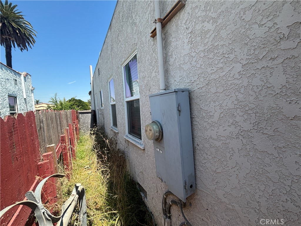 https://media.crmls.org/medias/2797fece-8561-421f-a5d7-e8f2f2c396c3.jpg?preset=X-Large