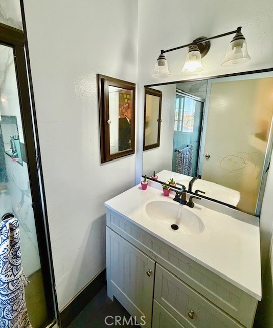 13804 Bellcrest Court, Moreno Valley CA: https://media.crmls.org/medias/27983ca6-ac27-4114-b69a-e28ecfd88dd9.jpg