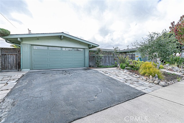 Detail Gallery Image 3 of 29 For 1010 via Esmeralda, Santa Maria,  CA 93455 - 3 Beds | 1/1 Baths