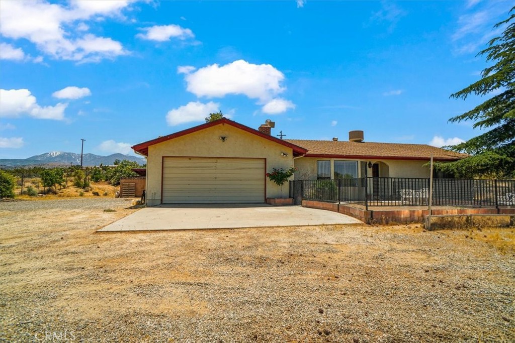32911 Valyermo Road, Pearblossom, CA 93563