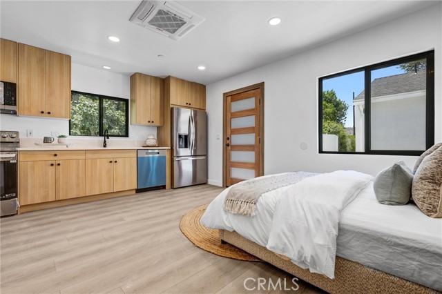 5222 Cedros Avenue, Sherman Oaks CA: https://media.crmls.org/medias/2798fd09-e4ca-4aa3-8101-fc2adc7e60c8.jpg