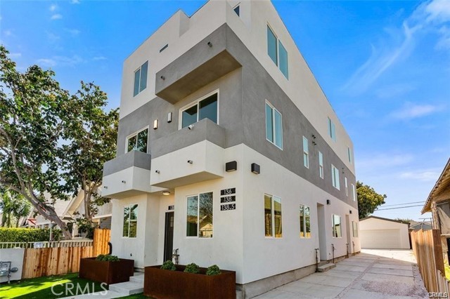 Detail Gallery Image 2 of 5 For 136 W 48th St, Los Angeles,  CA 90037 - – Beds | – Baths