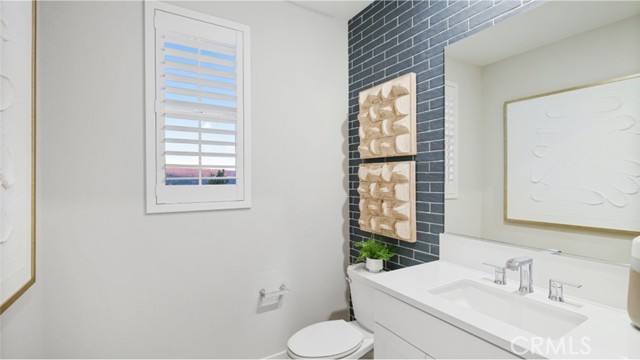 Detail Gallery Image 9 of 36 For 24271 Calle Oruga, Valencia,  CA 91354 - 5 Beds | 5/1 Baths