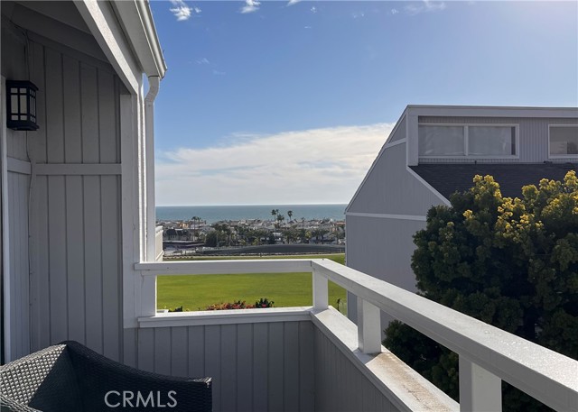 Detail Gallery Image 4 of 33 For 7 Swift Ct #210,  Newport Beach,  CA 92663 - 3 Beds | 2/1 Baths