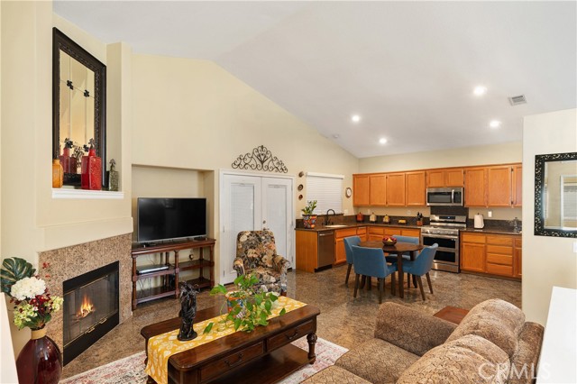22701 Hannah Court, Corona CA: https://media.crmls.org/medias/279a7a0d-87b4-44fd-8bfc-21b764d38c78.jpg