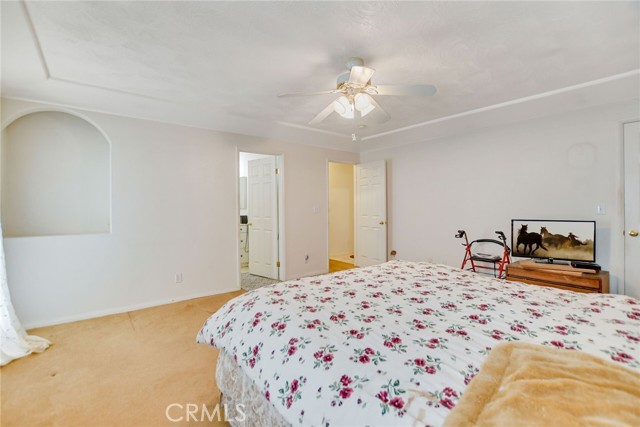 21919 Standing Rock Avenue, Apple Valley CA: https://media.crmls.org/medias/279ae9c9-c32a-40ec-9b5a-160bf7aad4d8.jpg
