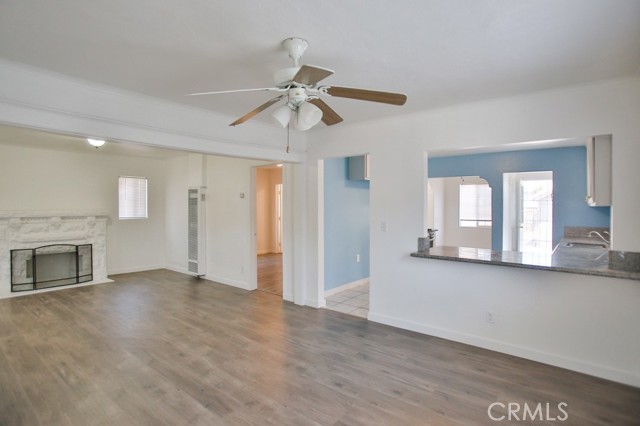 531 W 61st Street, Los Angeles CA: https://media.crmls.org/medias/279b03c7-2153-4bde-8d3c-6084e098fd99.jpg