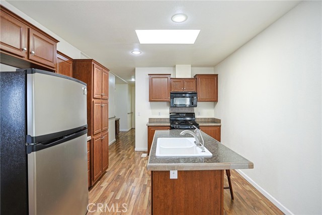 Detail Gallery Image 12 of 42 For 7700 Lampson, Garden Grove,  CA 92841 - 2 Beds | 2 Baths