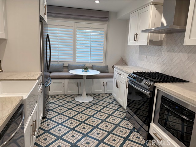5533 Edward E Horton Lane, Encino CA: https://media.crmls.org/medias/279b5bb3-aff3-46f8-b82b-ef0d6be5a92b.jpg